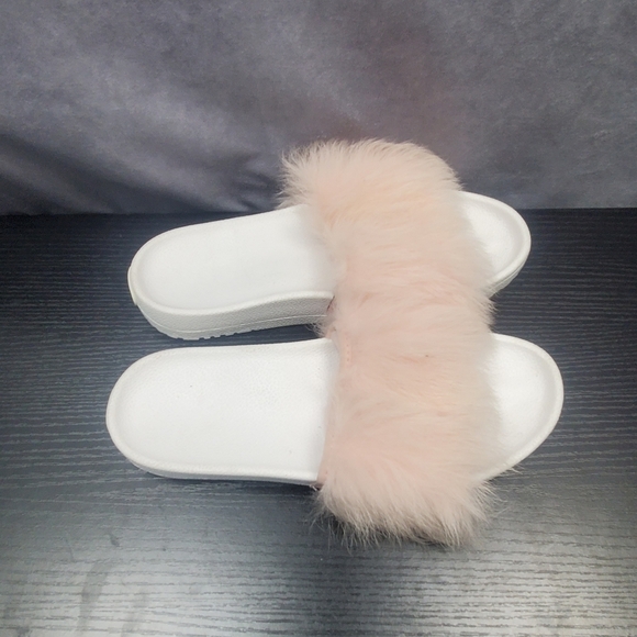 UGG ROYALE BABY PINK SLIPPERS/SLIDES Woman Size 7 - Picture 1 of 10